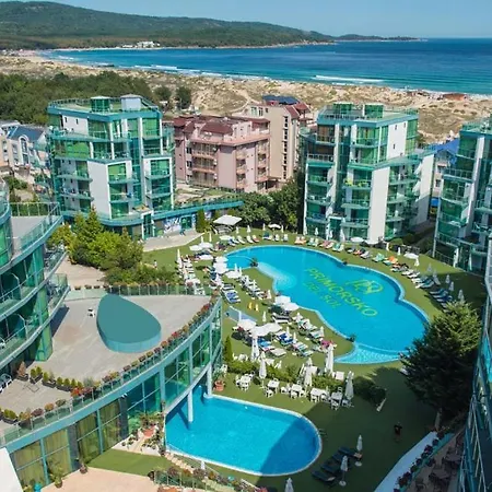 Amur De Lux *